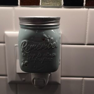 Scentsy Chasing Fireflies Nightlight Wax Warmer